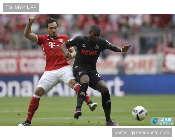 镜头记录：科隆前锋在错失绝佳机会后的肢体语言与团队反应